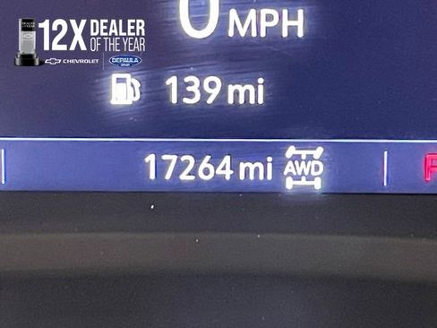 Used 2023 Chevrolet TrailBlazer RS w/ Sun and Liftgate Package AWD/4WD image 2