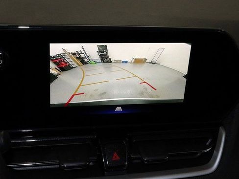 Used 2024 Chevrolet TrailBlazer LT w/ LT Cold Weather Package AWD/4WD image 17