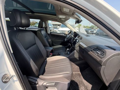 Used 2022 Volkswagen Tiguan SE FWD image 23
