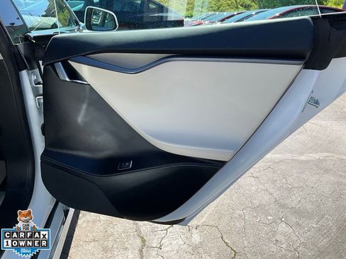 Used 2018 Tesla Model S 75D image 56