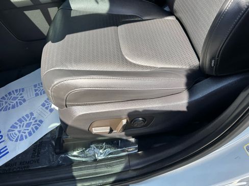 Used 2025 Kia Carnival SX Prestige FWD image 13