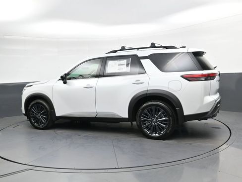 New 2026 Nissan Pathfinder SL w/ SL Premium Package AWD/4WD image 6