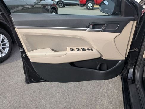 Used 2020 Hyundai Elantra Value Edition FWD image 11