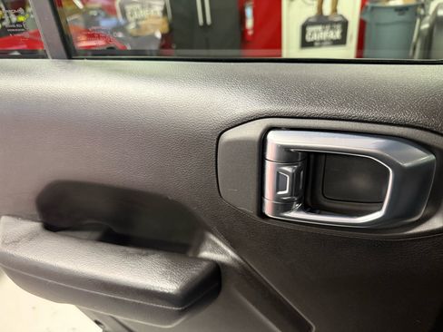 Used 2022 Jeep Wrangler Unlimited Sport image 30