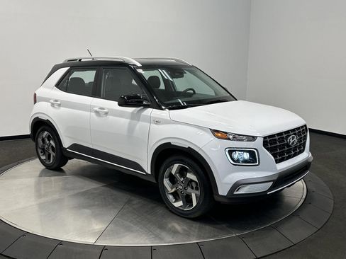 Certified 2023 Hyundai Venue Limited w/ Cargo Package FWD image 2