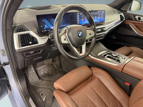 Used 2023 BMW X7 xDrive40i w/ Premium Package AWD/4WD image 4