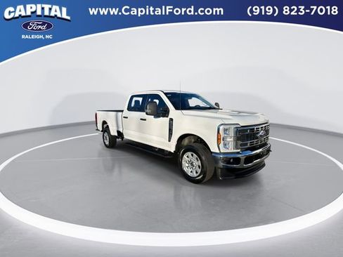 Used 2024 Ford F250 XLT image 2