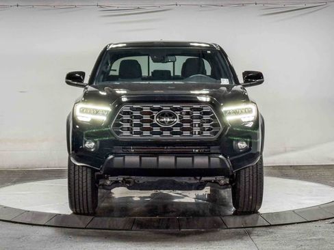 Certified 2023 Toyota Tacoma TRD Off-Road AWD/4WD image 7