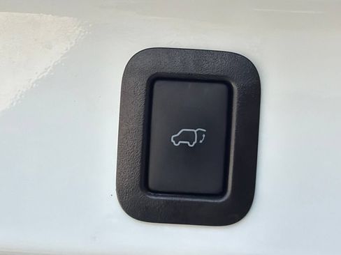 Used 2019 Toyota Highlander XLE AWD/4WD image 15