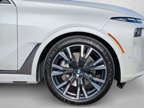 Used 2023 BMW X7 xDrive40i w/ Premium Package AWD/4WD image 28