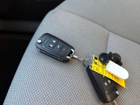 Used 2014 Chevrolet Cruze LT image 12