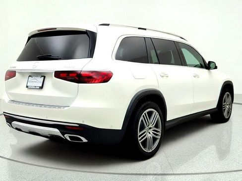 Used 2025 Mercedes-Benz GLS 450 4MATIC image 5
