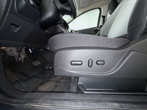Used 2019 Ford Escape SE FWD image 14