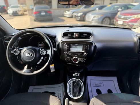 Used 2017 Kia Soul + image 15