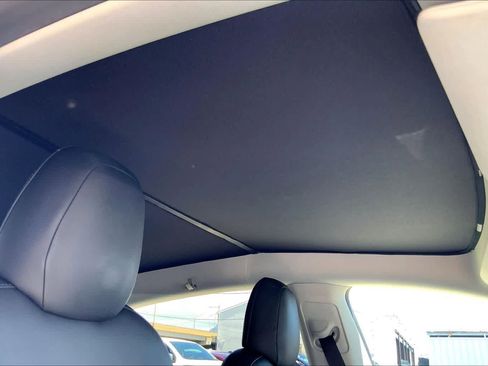 Used 2021 Tesla Model Y Long Range AWD/4WD image 30