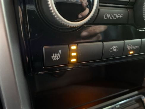 Used 2021 Subaru Ascent Limited w/ Technology Package image 31