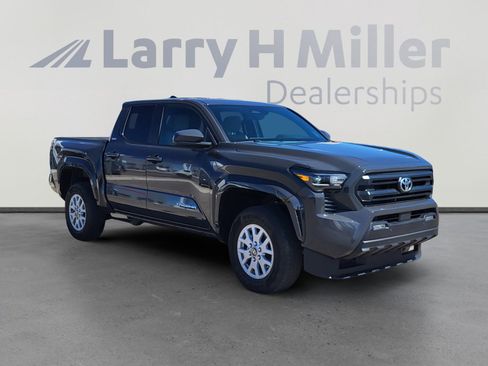 Certified 2025 Toyota Tacoma SR5 image 7