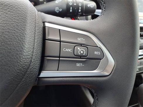 New 2026 Jeep Compass Latitude image 24