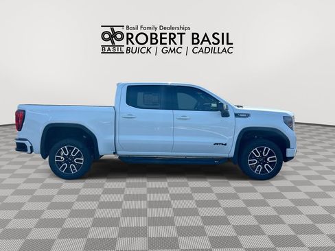 Used 2025 GMC Sierra 1500 AT4 w/ AT4 Premium Package AWD/4WD image 9
