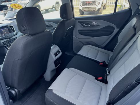 Used 2024 GMC Terrain SLE image 4