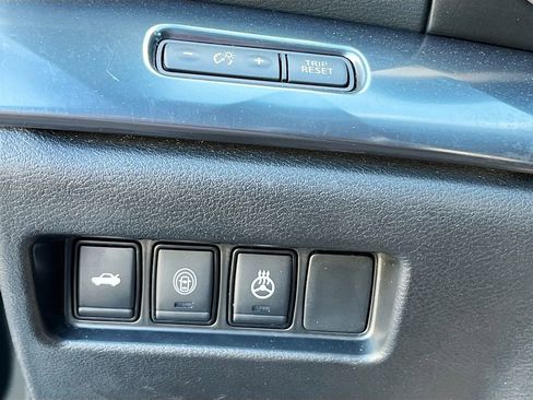 Used 2023 Nissan Maxima SR w/ Sport Mat Group FWD image 10