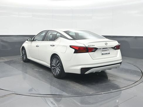 Used 2025 Nissan Altima 2.5 SV FWD image 22