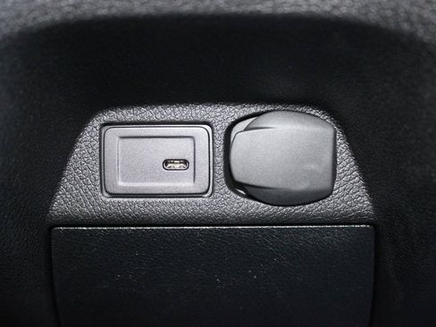 Used 2025 Mercedes-Benz Sprinter 2500 image 19