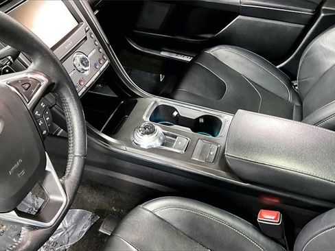 Used 2019 Ford Fusion Titanium image 18