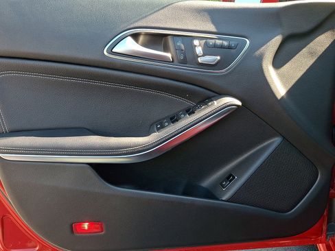 Used 2018 Mercedes-Benz CLA 250 4MATIC image 12