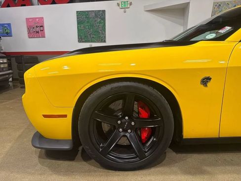Used 2017 Dodge Challenger SRT Hellcat RWD image 48