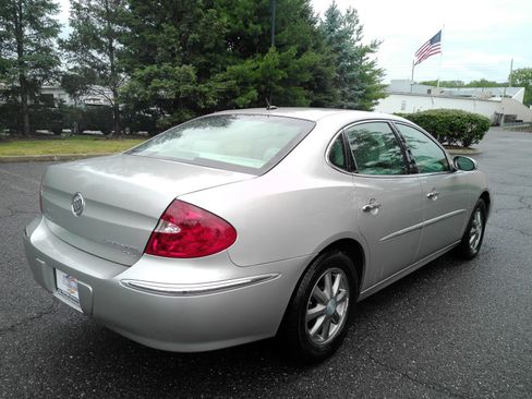 Used 2007 Buick LaCrosse CXL w/ Chromed Appearance Package FWD image 6