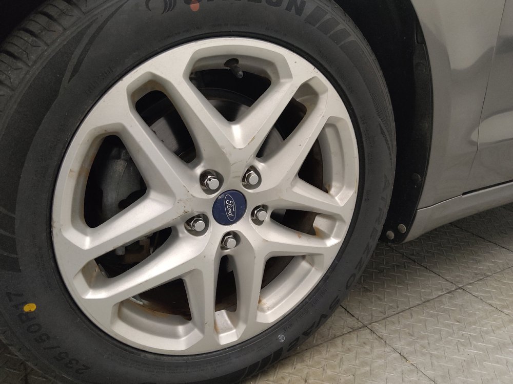 Used 2014 Ford Fusion SE FWD image 31