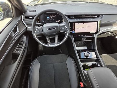 New 2026 Jeep Grand Cherokee L 2WD image 10