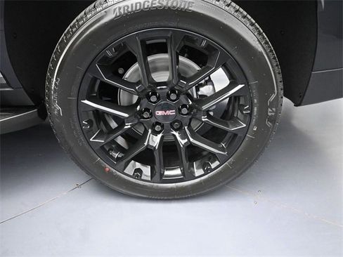 New 2026 GMC Yukon Elevation image 14