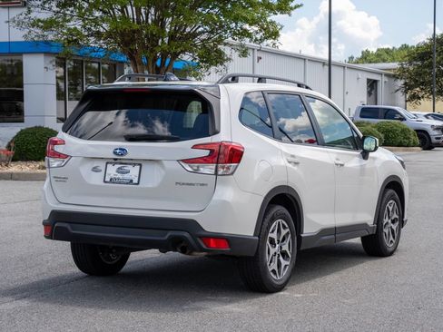 Used 2024 Subaru Forester Premium AWD/4WD image 7