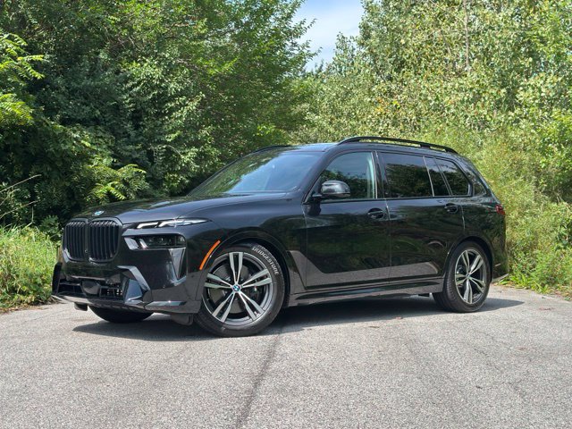 Used 2025 BMW X7 xDrive40i w/ M Sport Package AWD/4WD image 1