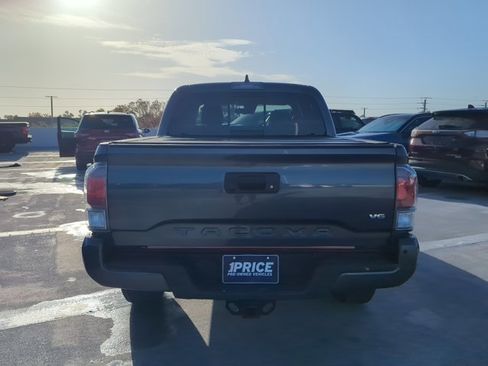 Used 2020 Toyota Tacoma TRD Sport w/ Technology Package image 6