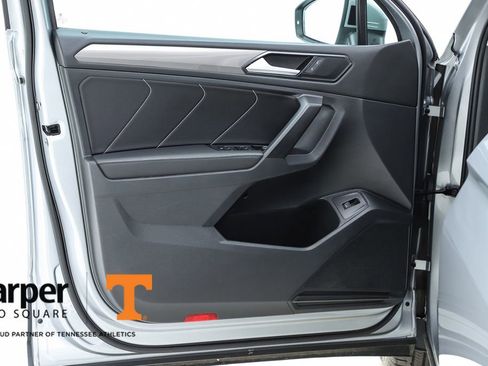 Used 2022 Volkswagen Tiguan SE image 18