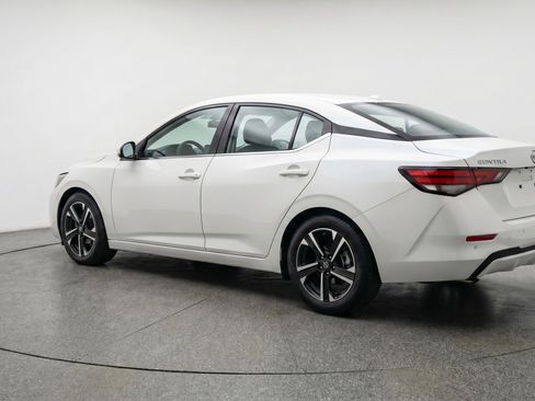 Used 2025 Nissan Sentra SV FWD image 6
