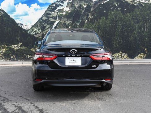 Used 2023 Toyota Camry LE image 10