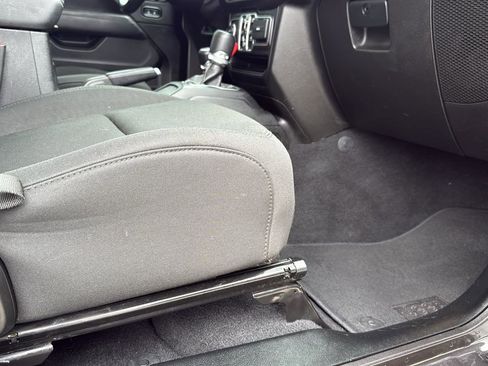 Used 2020 Jeep Wrangler Unlimited Sahara image 25