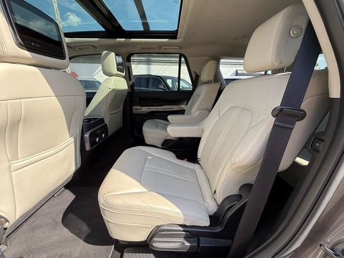 Used 2018 Ford Expedition Platinum AWD/4WD image 24
