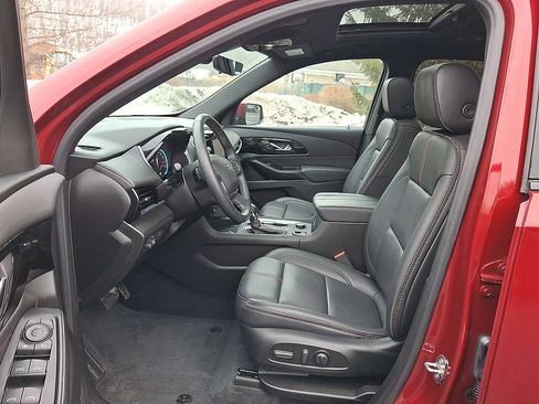Used 2023 Chevrolet Traverse RS AWD/4WD image 14