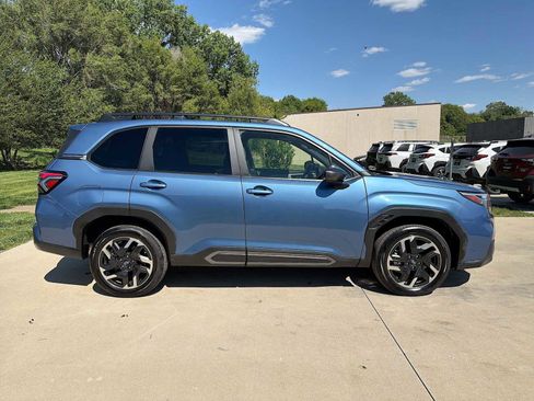 Used 2025 Subaru Forester Limited AWD/4WD image 7