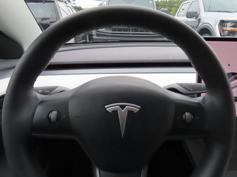 Used 2022 Tesla Model 3 Long Range image 17