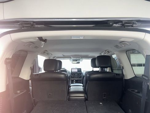 Used 2021 Nissan Armada SL w/ Captain's Chairs Package image 24