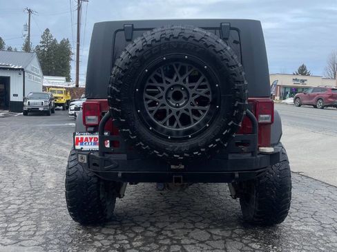 Used 2010 Jeep Wrangler Unlimited Rubicon w/ Trailer Tow Group image 4