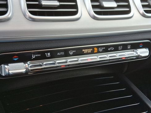 Used 2024 Mercedes-Benz GLE 450e 4MATIC image 16