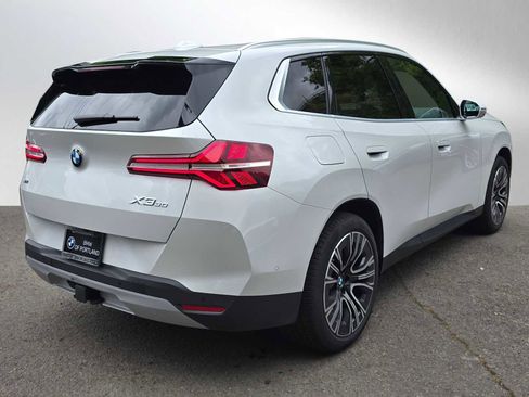 Used 2025 BMW X3 xDrive30i w/ Premium Package AWD/4WD image 3