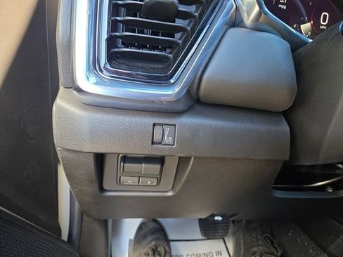 New 2026 GMC Canyon Elevation w/ Convenience Package image 19